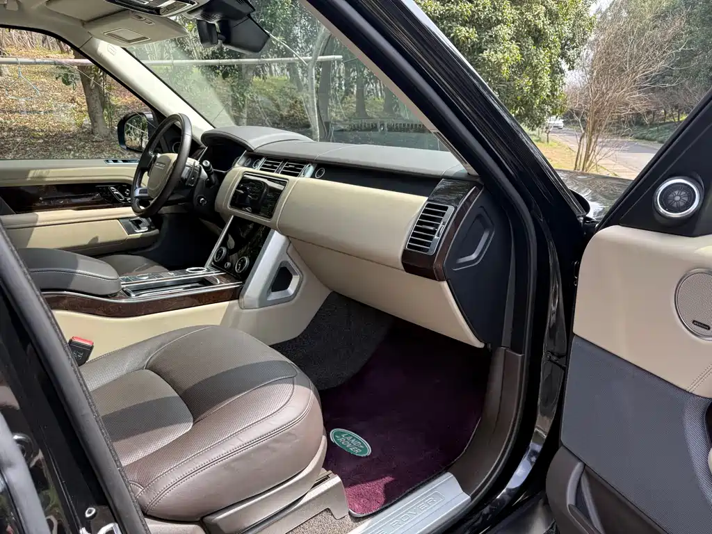Land Rover Range Rover 2022 3.0 L6 360PS