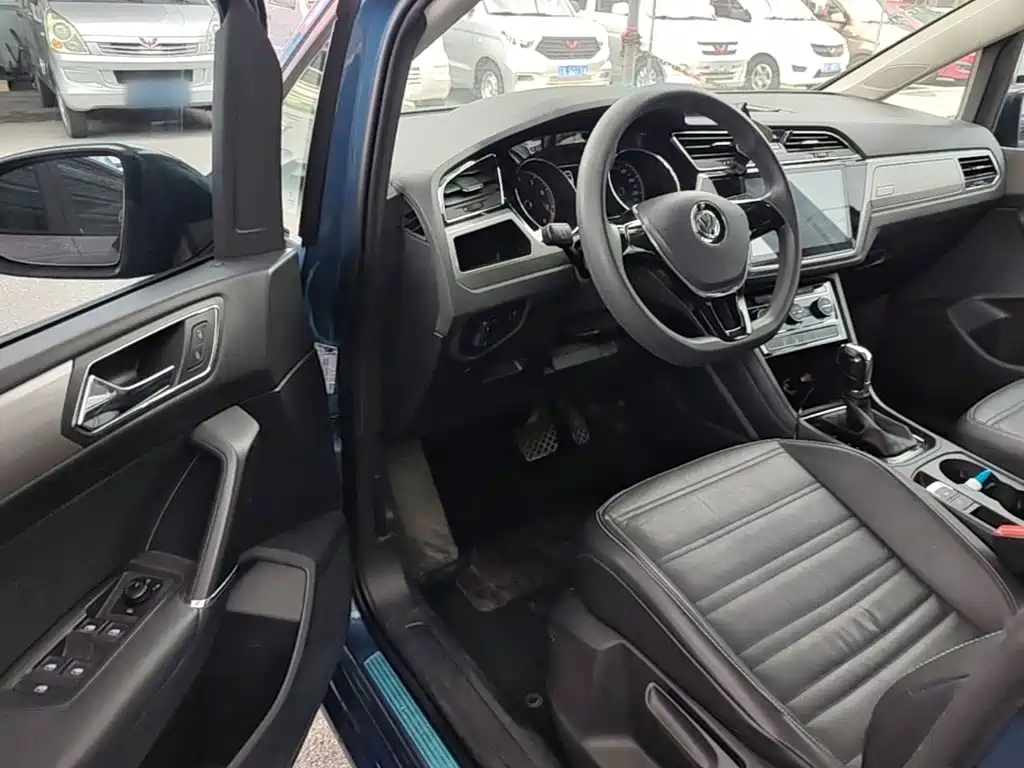 Volkswagen Touran — миниатюра 16