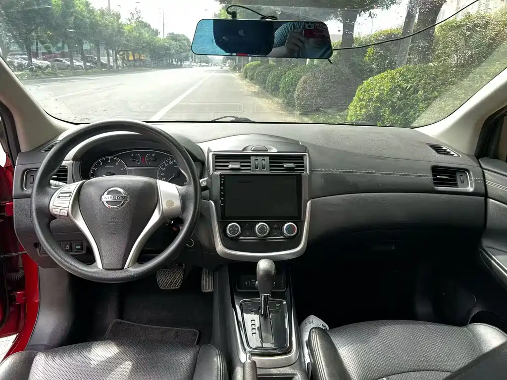 Nissan Tiida — миниатюра 6