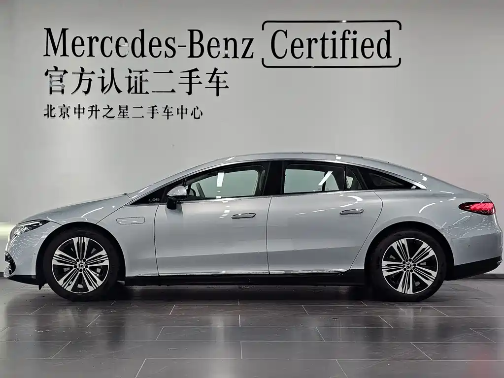 Mercedes-Benz EQS 2022 450+