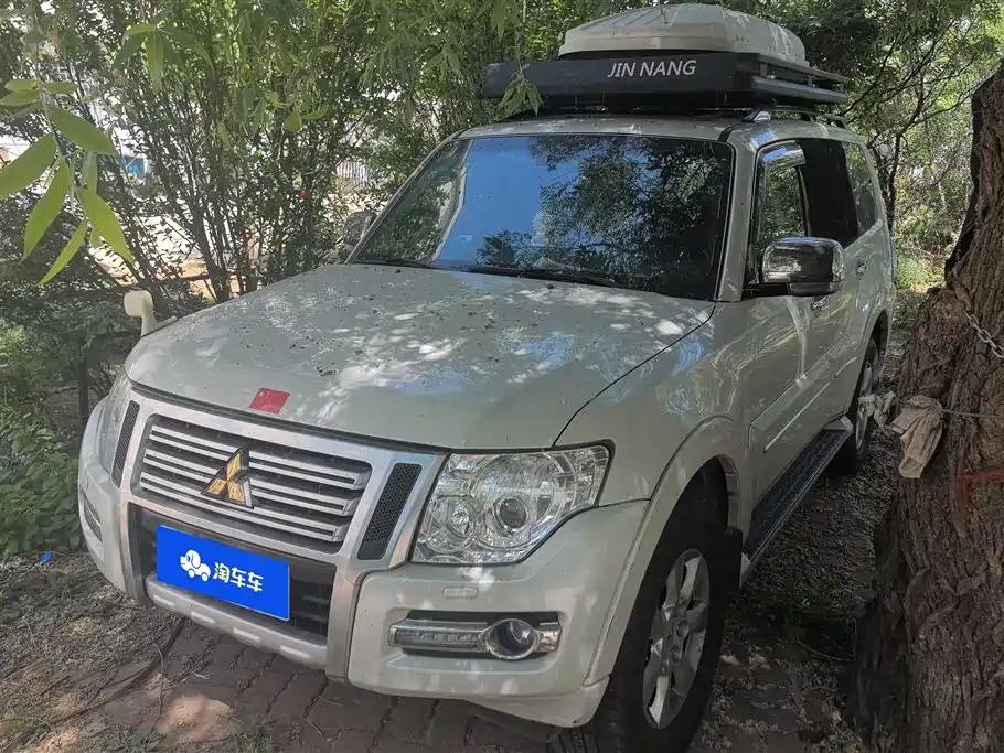 Mitsubishi Pajero (Import) 2019