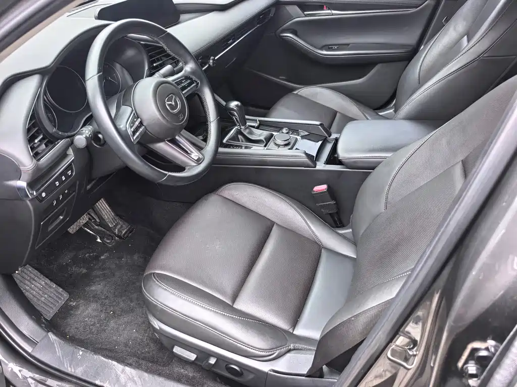 Mazda 3 Axela — миниатюра 8