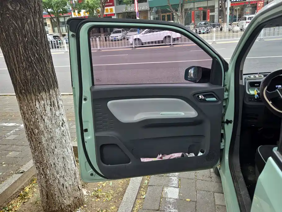Wuling MINIEV — миниатюра 7
