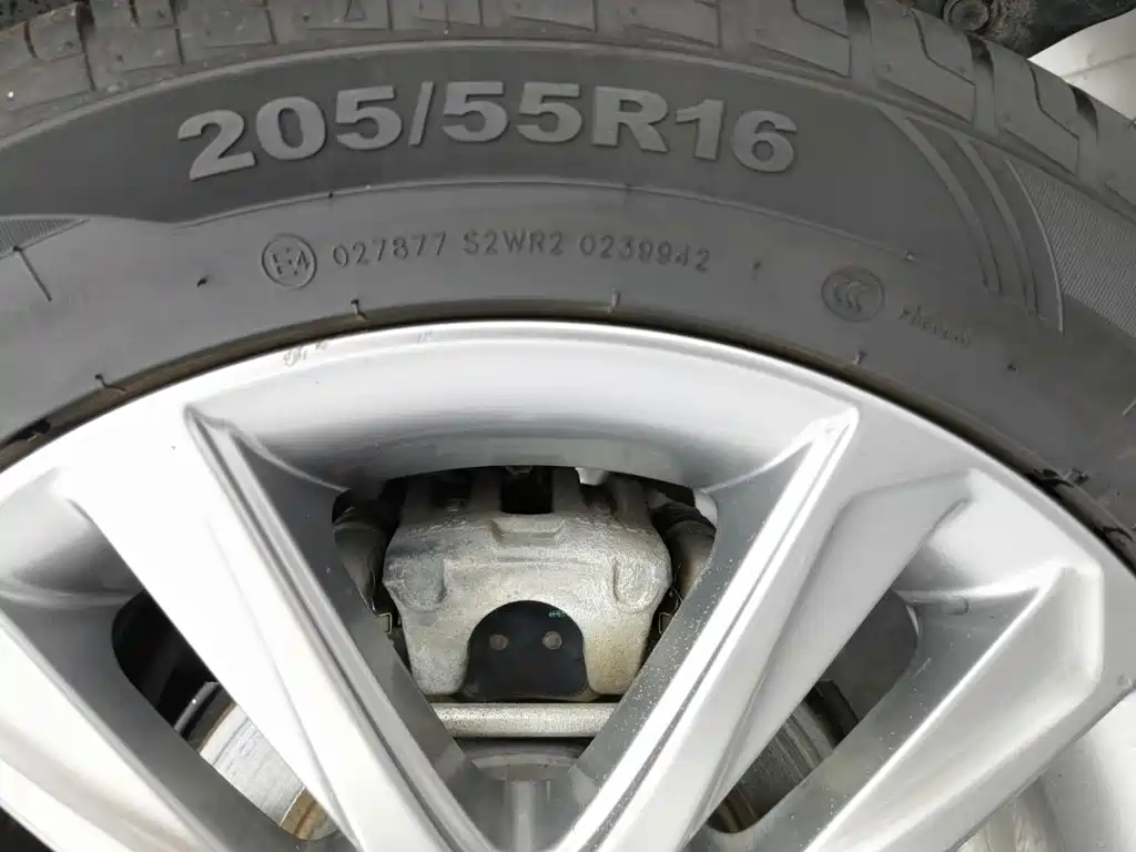 Geely Emgrand — миниатюра 24