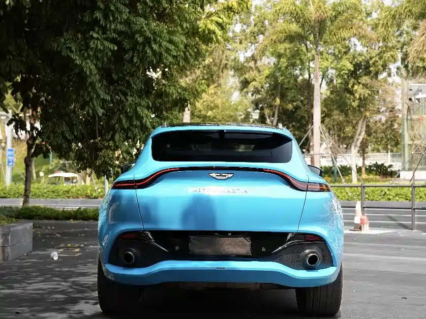 Aston Martin DBX 2021 4.0T V8