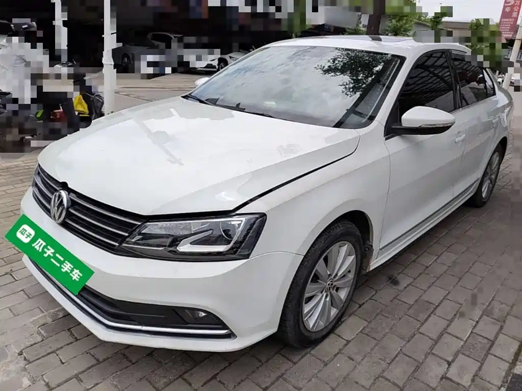 Volkswagen Sagitar 2015