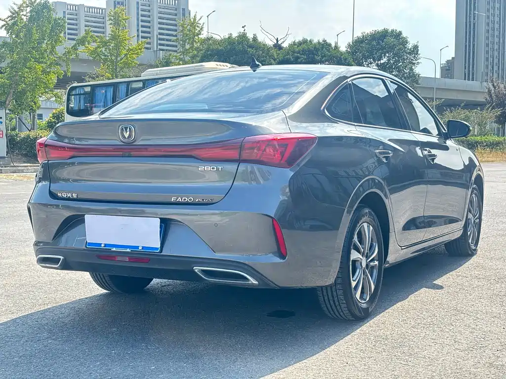 Changan Eado — миниатюра 6