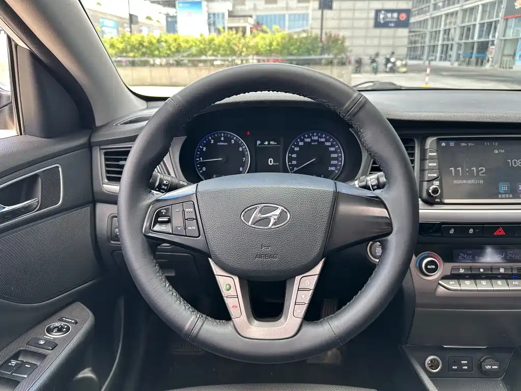 Hyundai Mistra — миниатюра 10