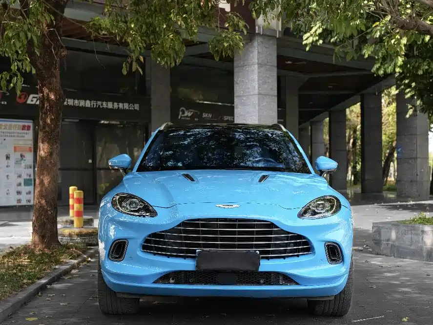 Aston Martin DBX 2021 4.0T V8