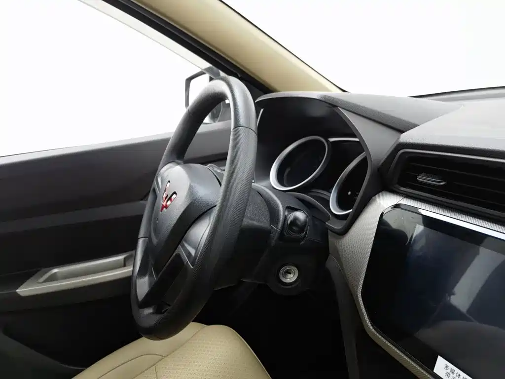 Wuling Hongguang — миниатюра 22