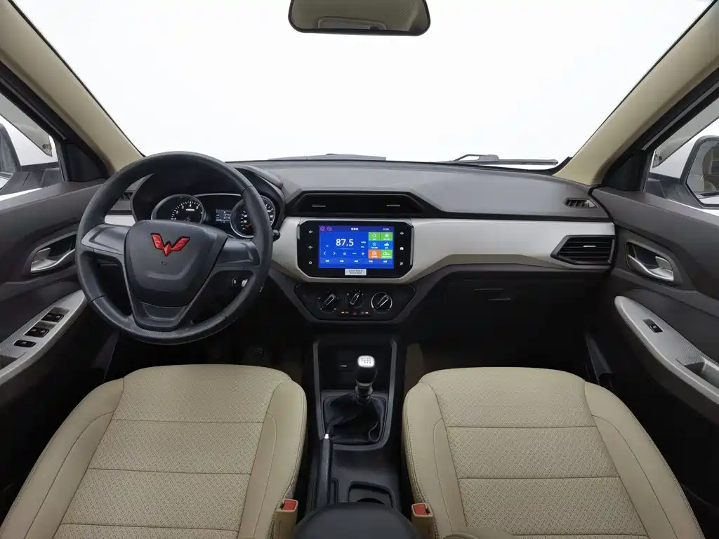 Wuling Hongguang — миниатюра 5