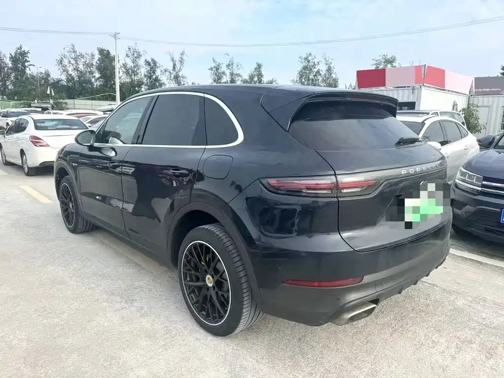 Porsche Cayenne Hybrid — миниатюра 6