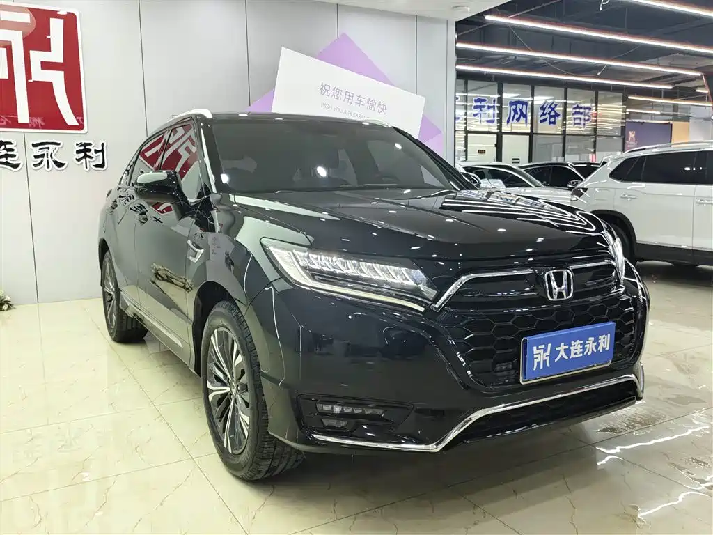 HONDA UR V