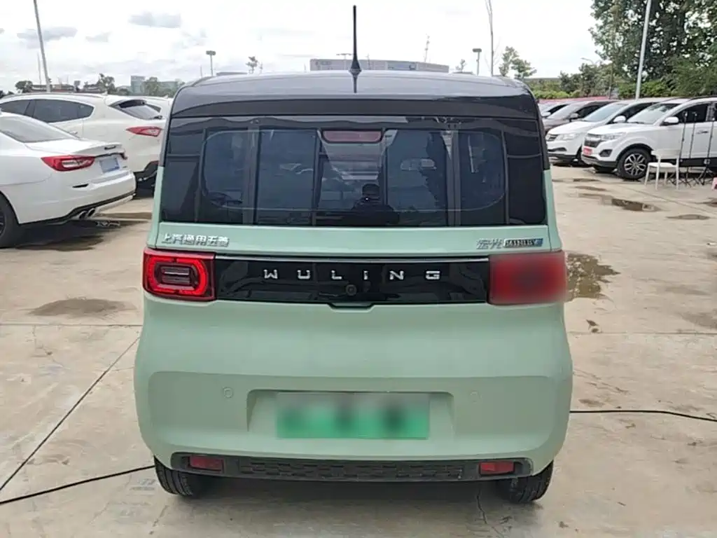 Wuling MINIEV — миниатюра 6