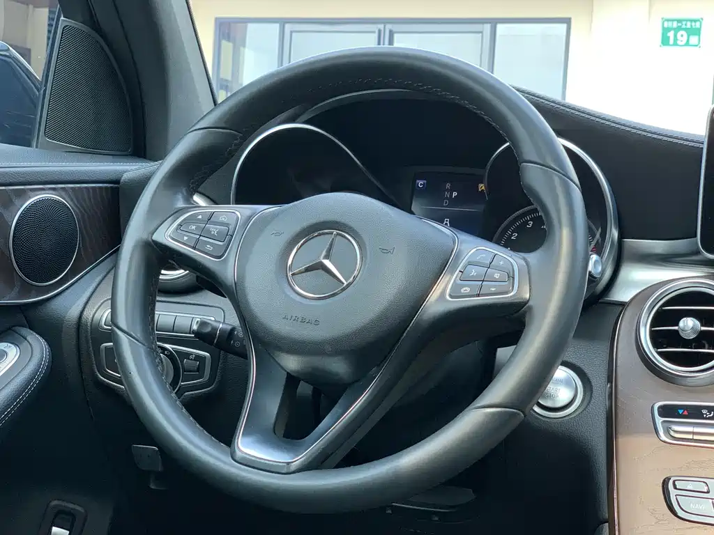 Mercedes-Benz GLC — миниатюра 19