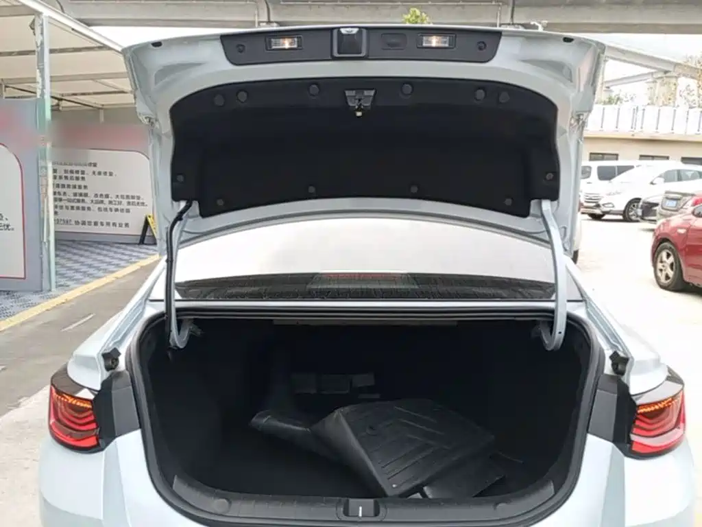 Geely L HiP — миниатюра 19