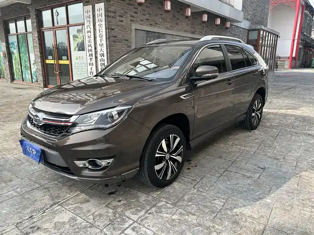 BYD S7
