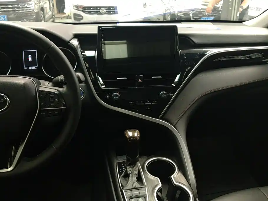 Toyota Camry — миниатюра 13