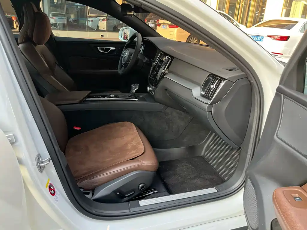 Volvo S60 — миниатюра 6