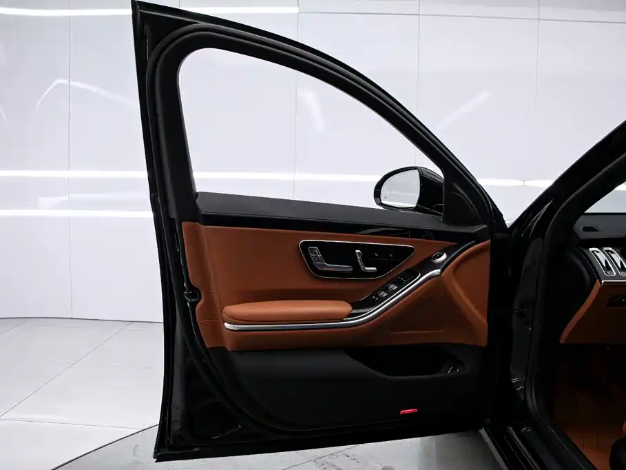 Mercedes-Benz S-Class — миниатюра 12