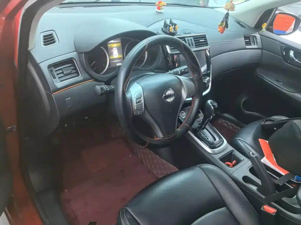 Nissan Tiida — миниатюра 10