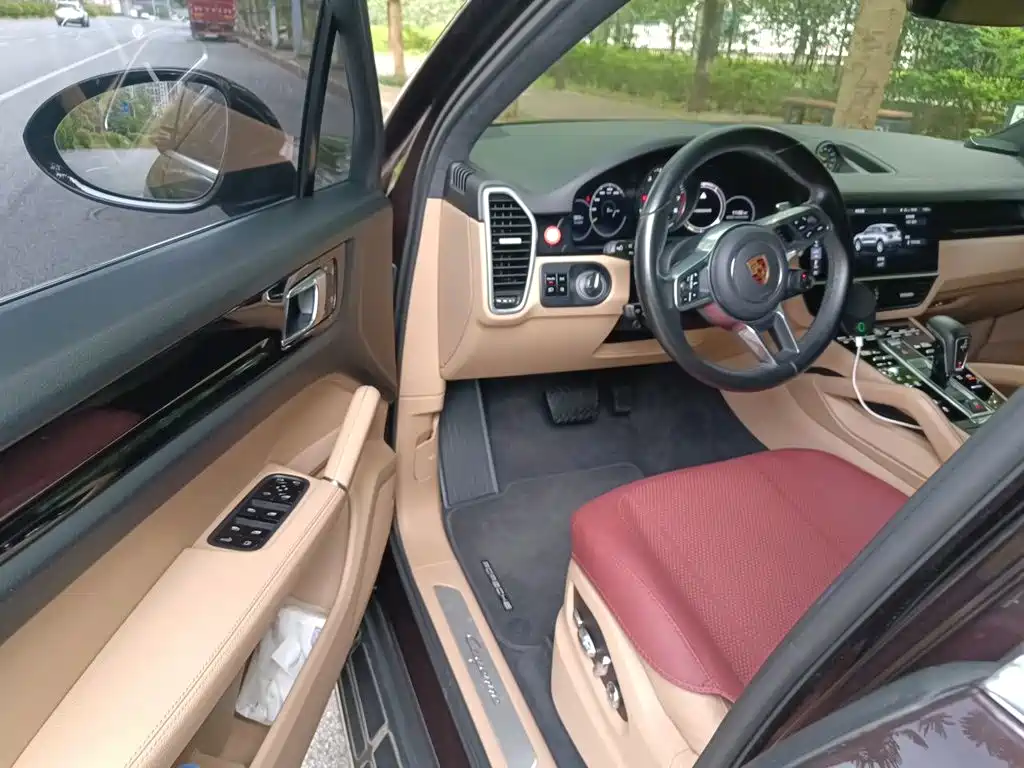 Porsche Cayenne Hybrid — миниатюра 12
