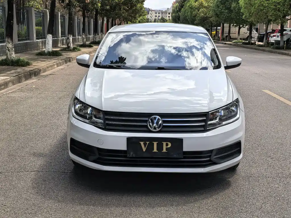 Volkswagen Santana — миниатюра 2