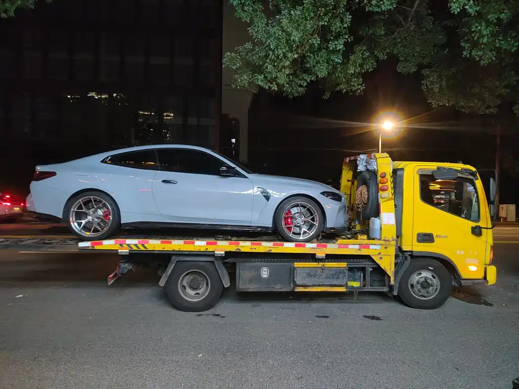 BMW M4 — миниатюра 6