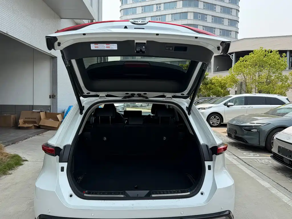 Toyota Venza 2024 2.5L Luxury