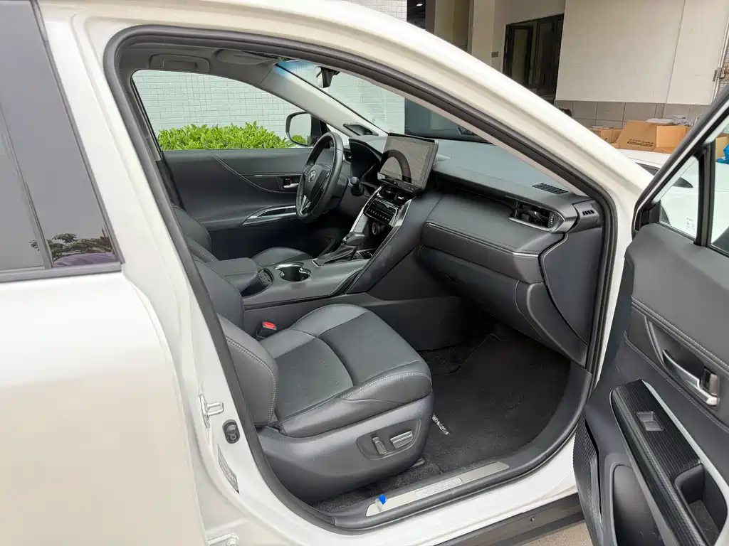 Toyota Venza 2024 2.5L Luxury