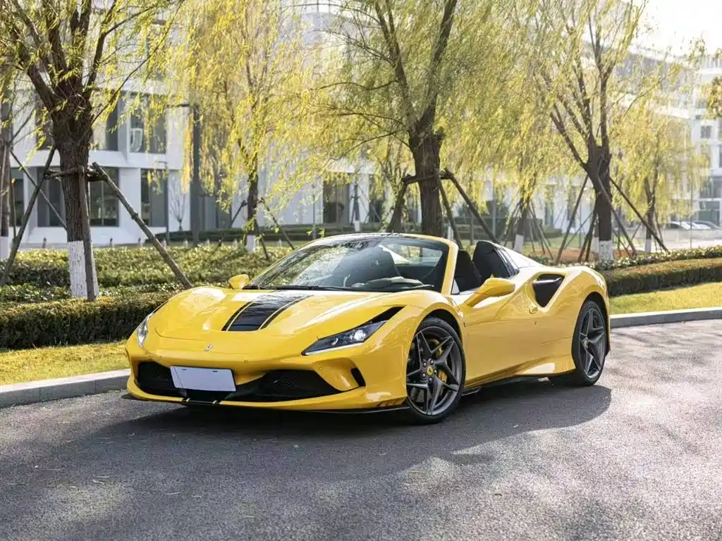Ferrari F8 2022