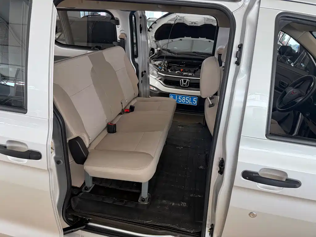 Wuling Hongguang V — миниатюра 23