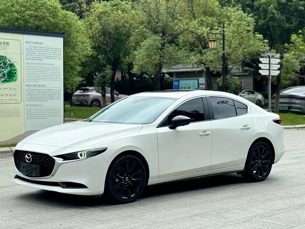 Mazda 3 Axela 2023