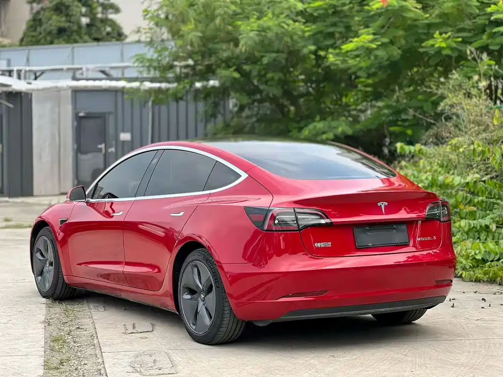Tesla Model 3 — миниатюра 4