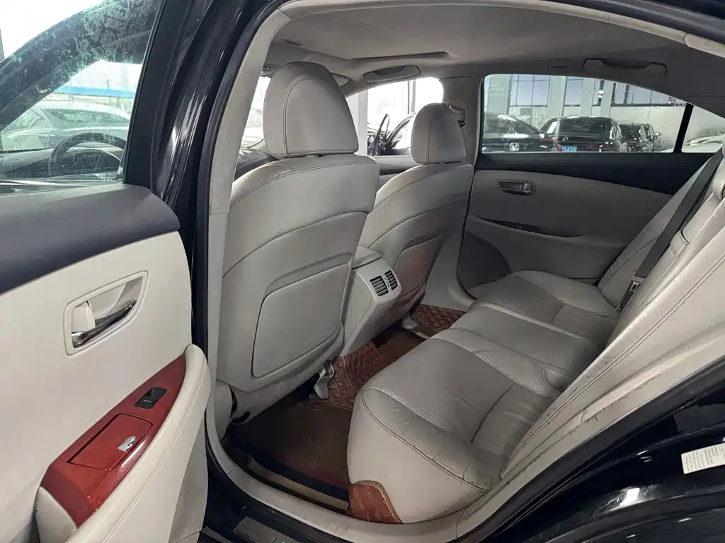 Lexus ES — миниатюра 6
