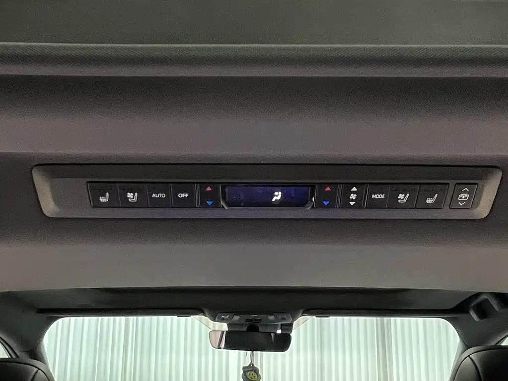 Toyota Granvia — миниатюра 18