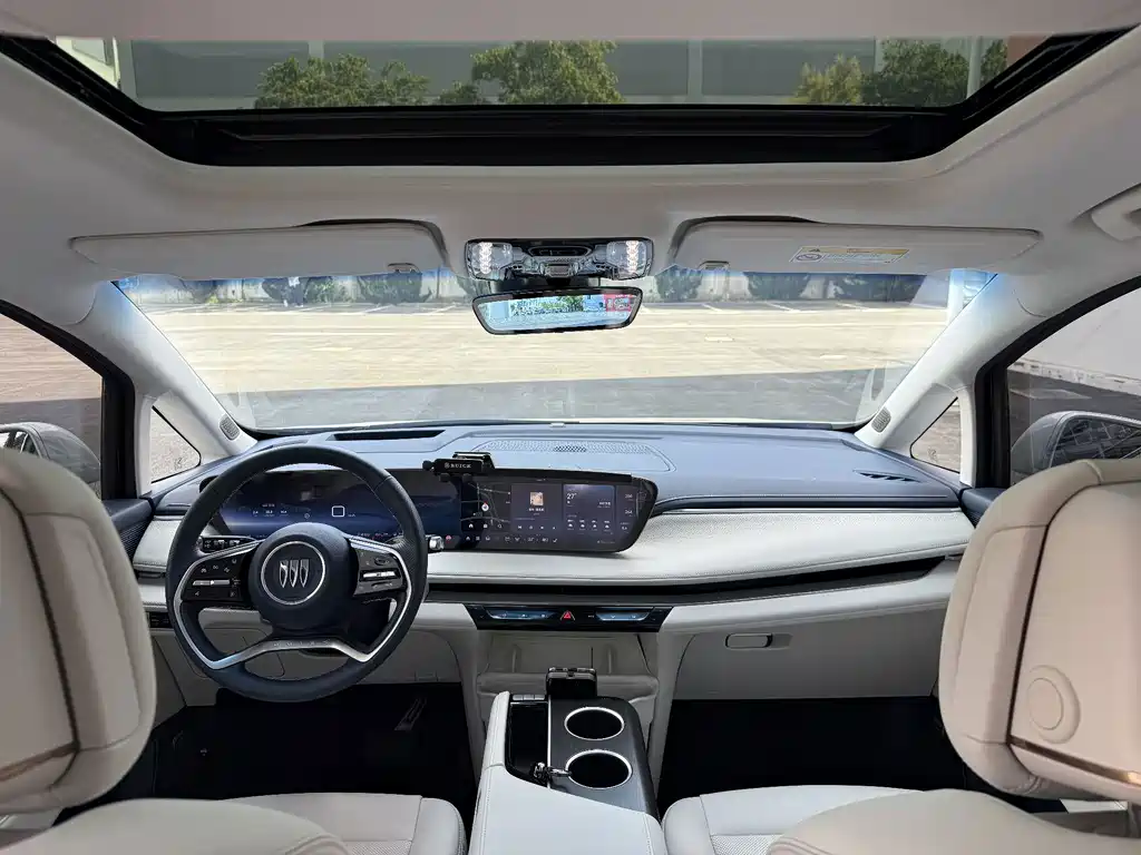 Buick GL8 Hybrid — миниатюра 10