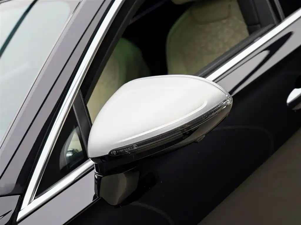 BENTLEY FLYING SPUR PLUG IN HYBRID