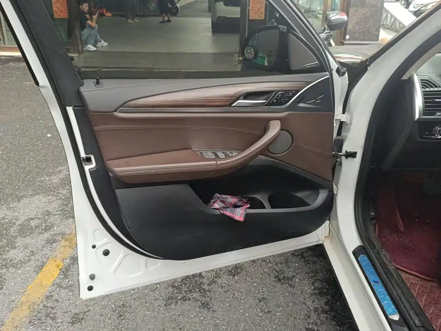 BMW X3 — миниатюра 7
