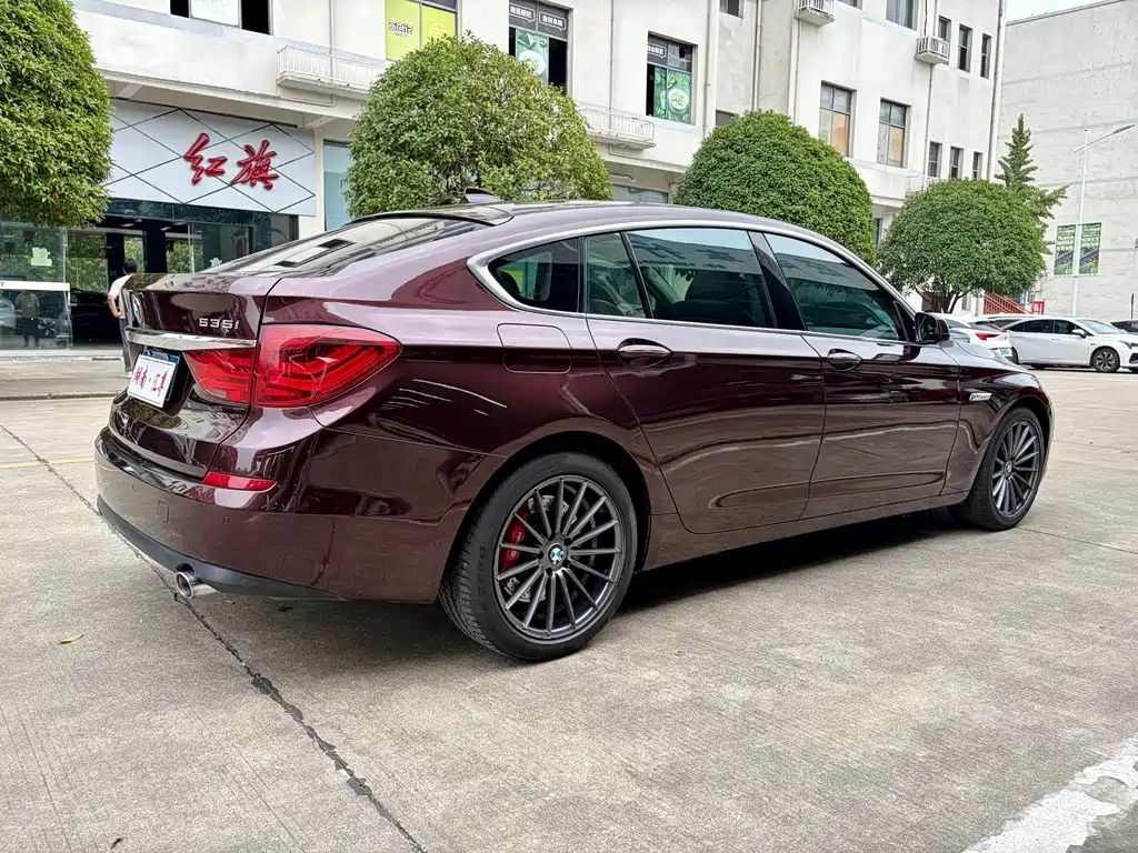 BMW 5 Series GT — миниатюра 15