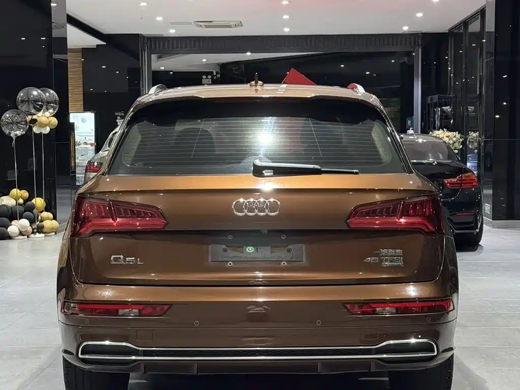 Audi Q5L — миниатюра 5