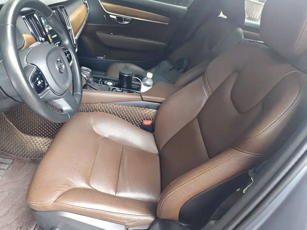 Volvo S90 — миниатюра 8