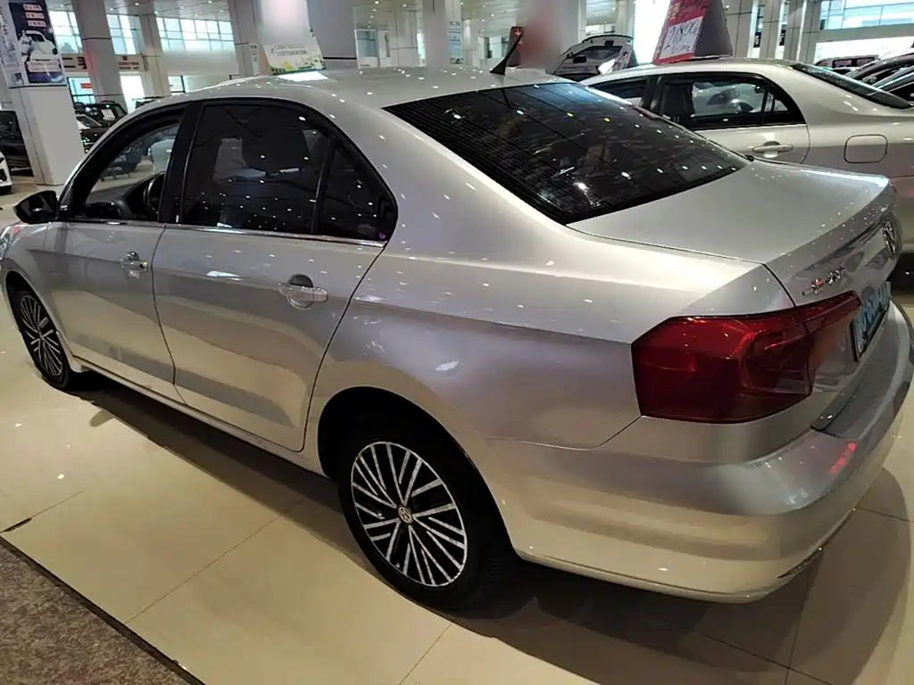 Volkswagen Jetta — миниатюра 5