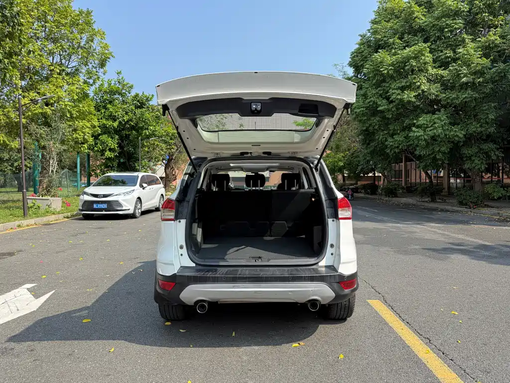 Ford Kuga — миниатюра 17