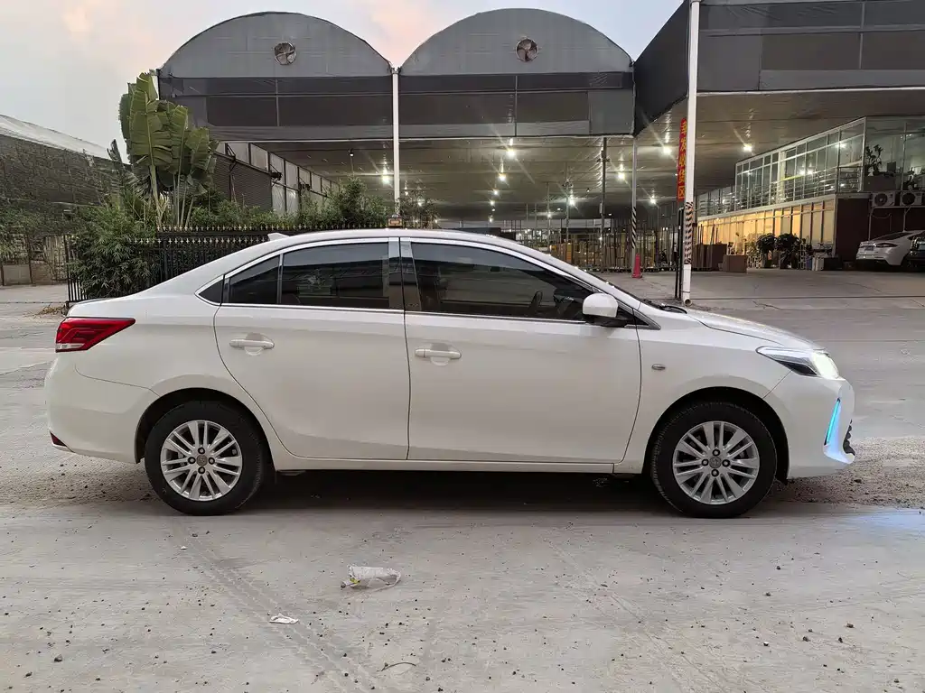 Toyota Vios — миниатюра 4