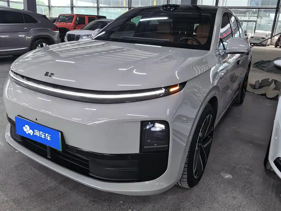 Li Auto Li L6 2025
