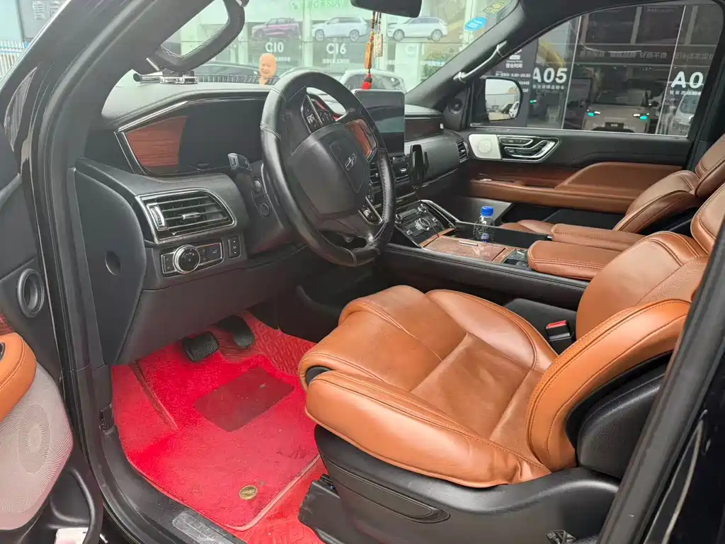 Lincoln Navigator — миниатюра 4