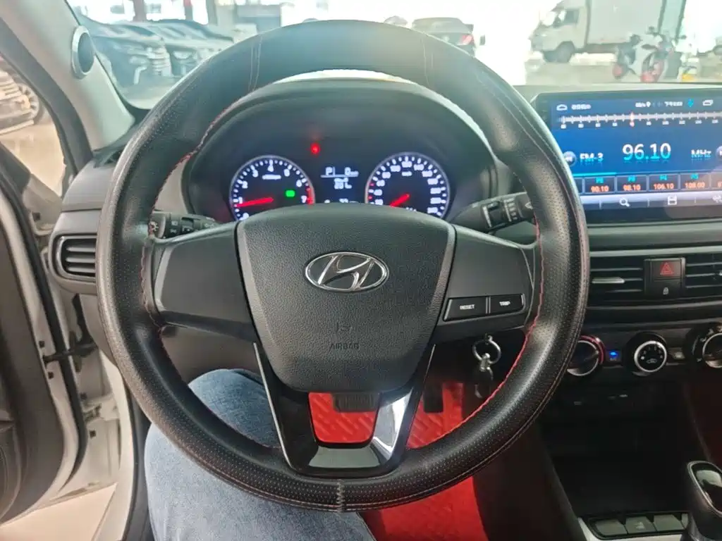 Hyundai Elantra — миниатюра 11