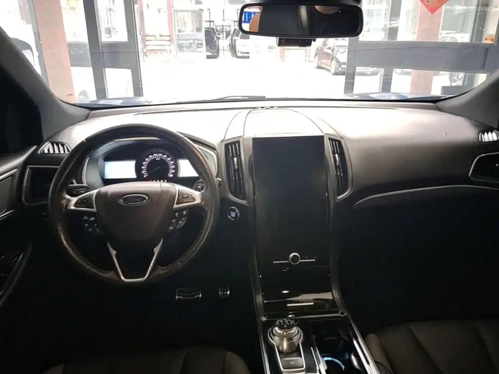 Ford Edge — миниатюра 10