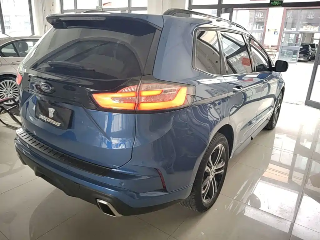 Ford Edge — миниатюра 7